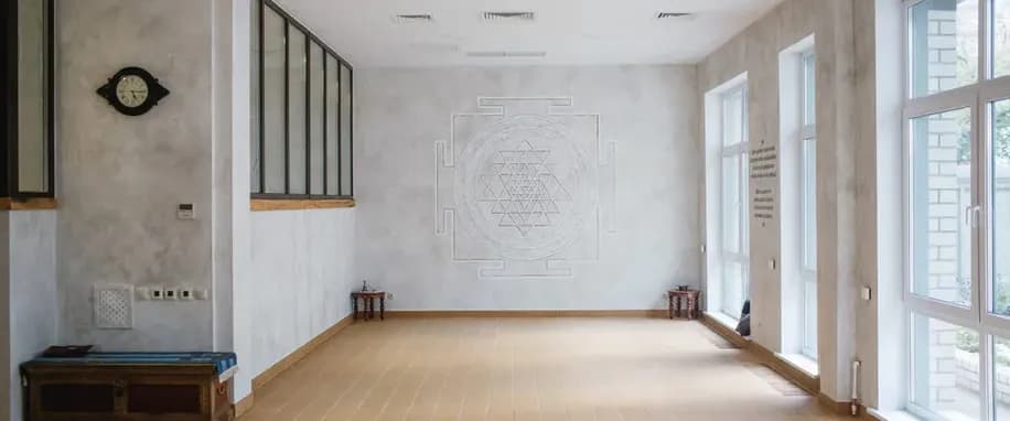gallery slide
