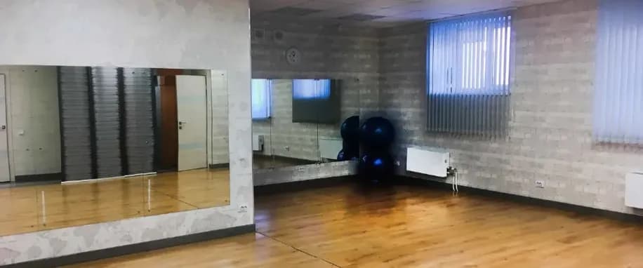gallery slide