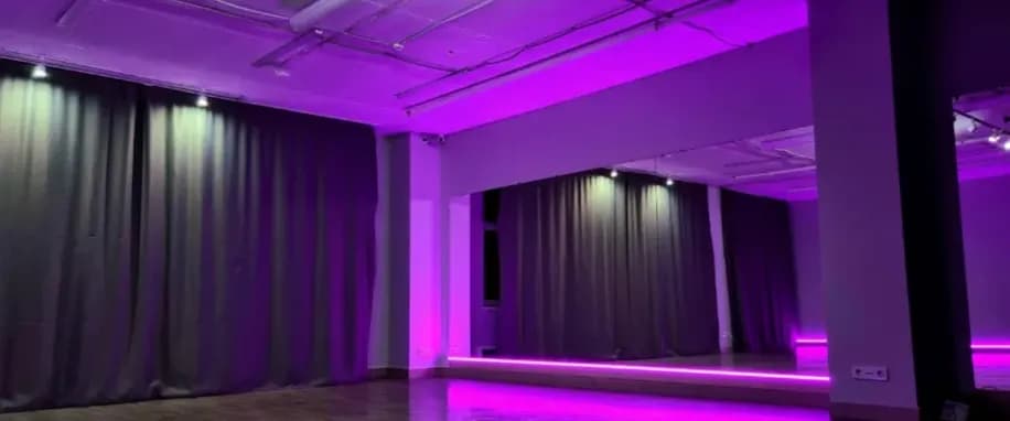 gallery slide