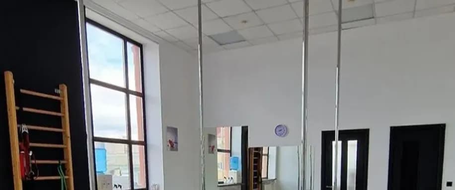 gallery slide