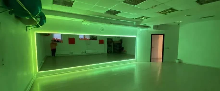 gallery slide