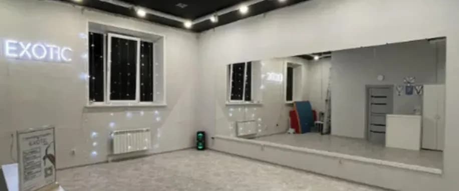 gallery slide