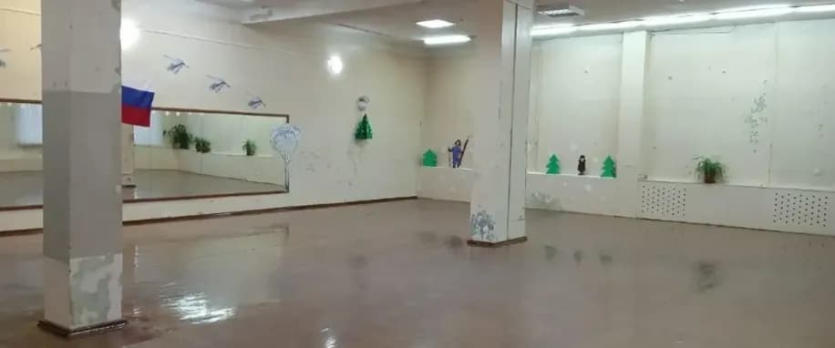 gallery slide